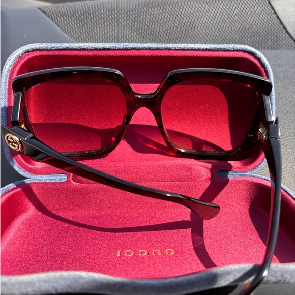 Oversized Gucci sunglasses, very fashionable - Picture 3 of 3